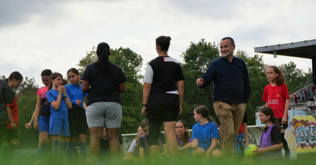foot-feminin_rennes_u13_terrain_groupe